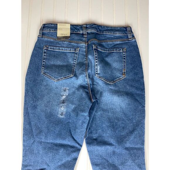 Style & Co. Skinny Mid Rise Lawrence Destructed Curvy Jeans 4 NWT - Picture 6 of 9